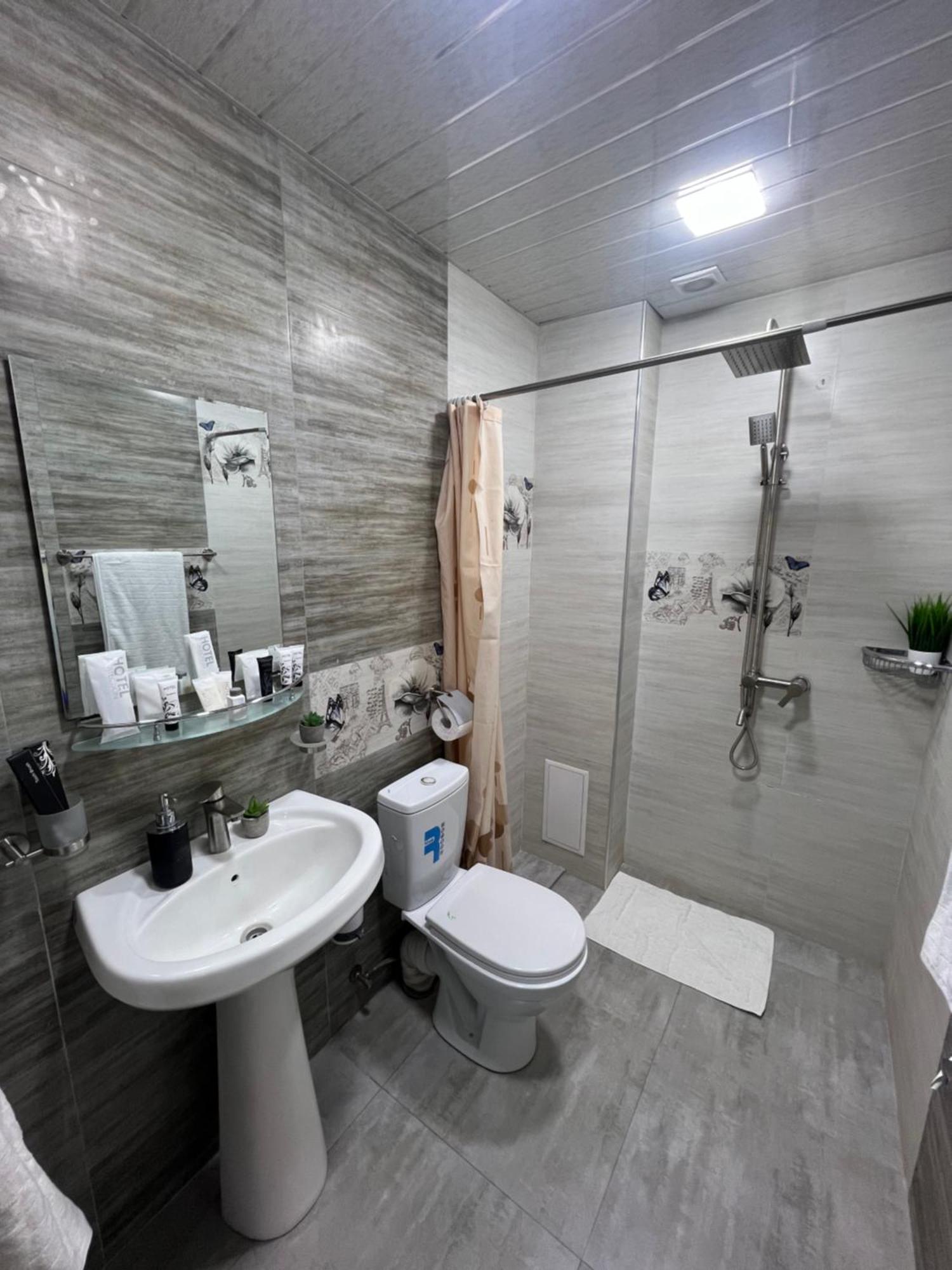 Cosy Apartment With Good Location Self Check In Yerevan Exterior photo