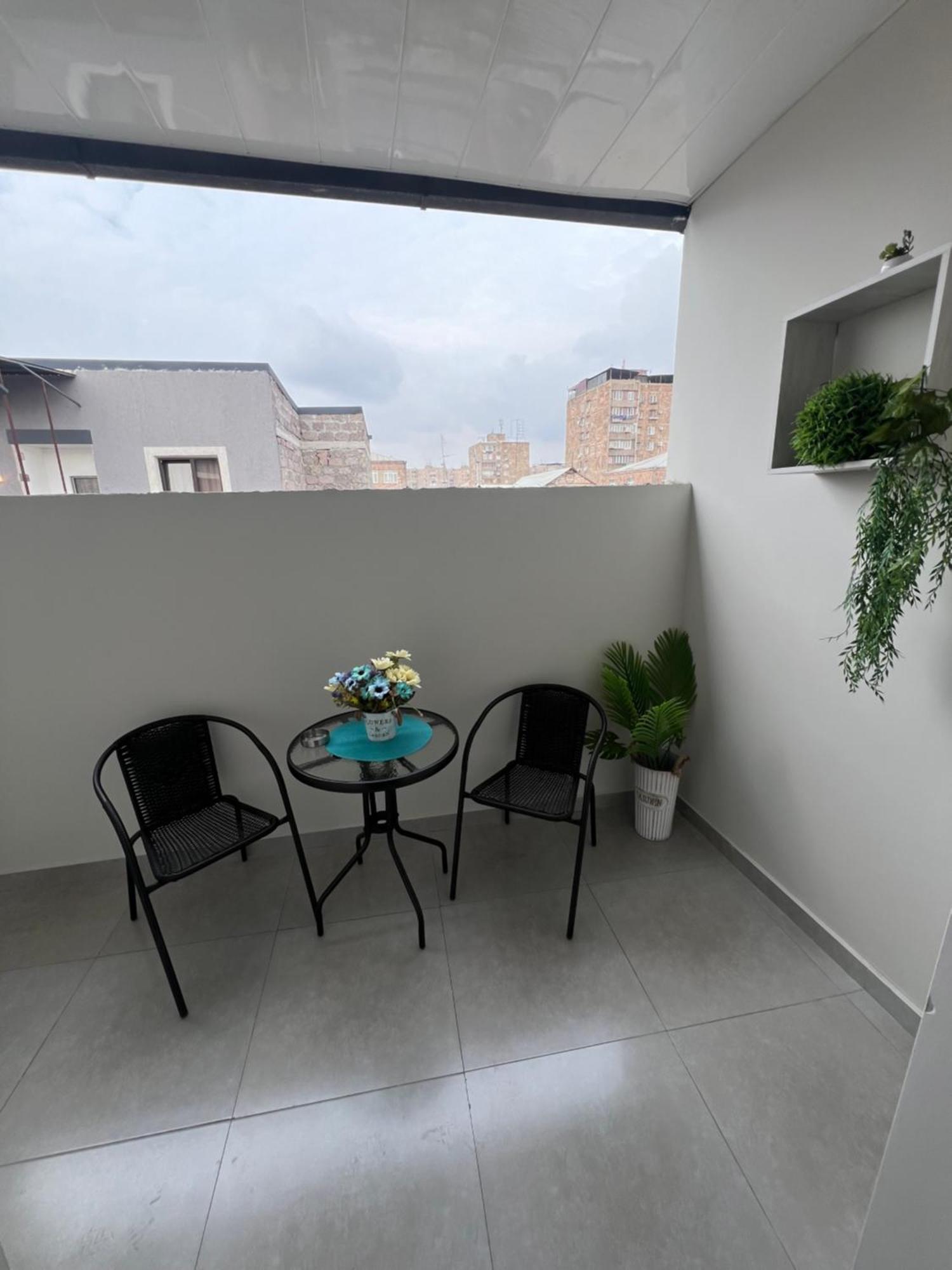 Cosy Apartment With Good Location Self Check In Yerevan Exterior photo