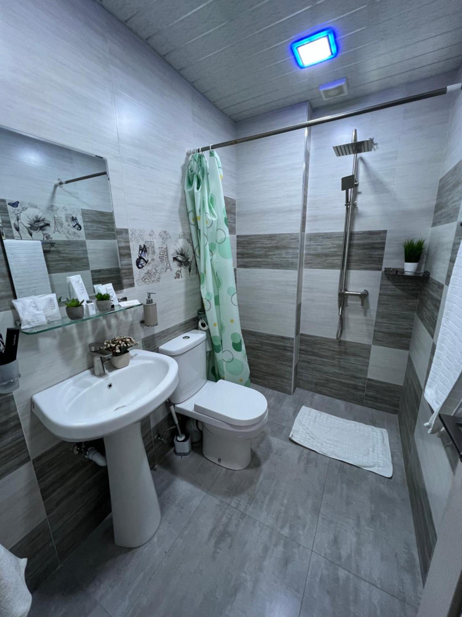 Cosy Apartment With Good Location Self Check In Yerevan Exterior photo